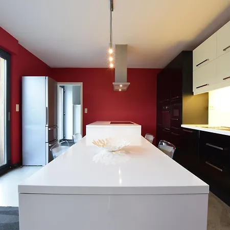 Holiday home Modern In With Sauna, Cleaning Included *